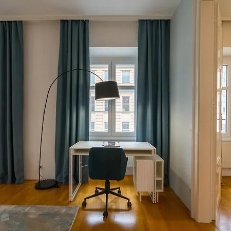 Design Altstadt Sued * Cologne